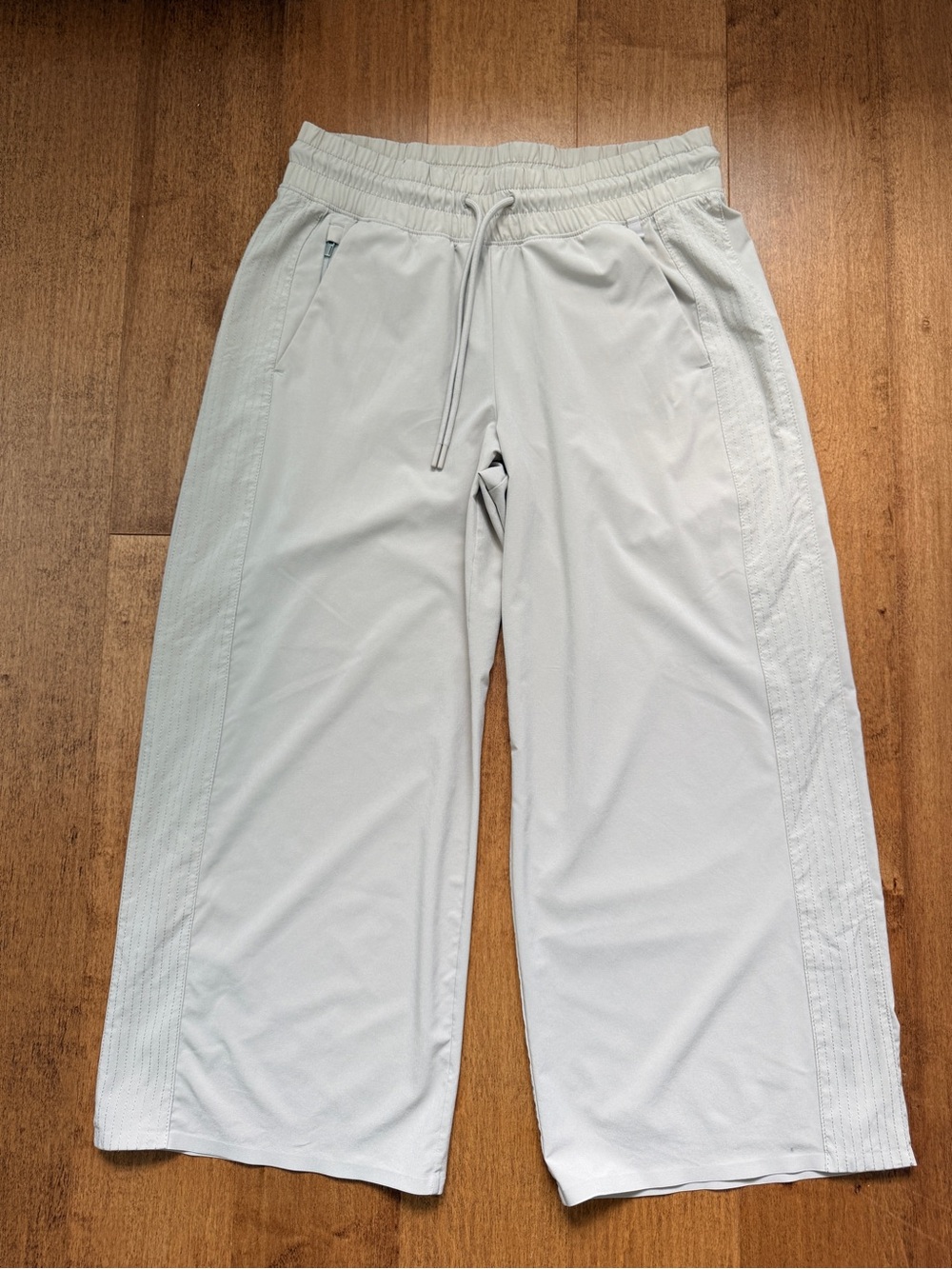 Athleta 4P Beige Cropped Wide Leg Drawstring Athletic Pants